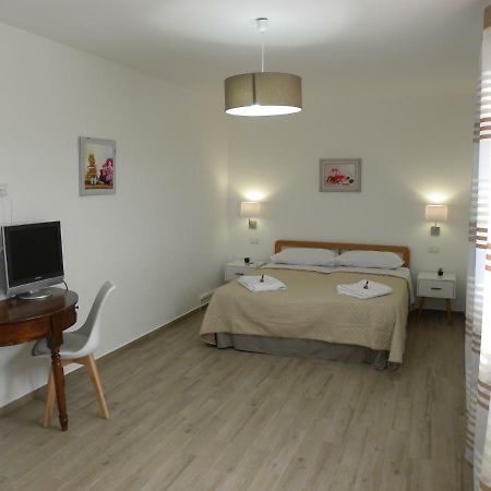 Ibiscus Bed & Breakfast Castellammare del Golfo Bagian luar foto